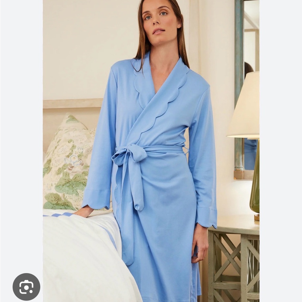 LAKE Pajamas Scallop Robe